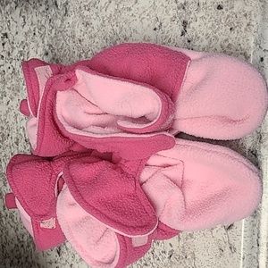 2 sets of Lovable Friends toddler slippers 3T